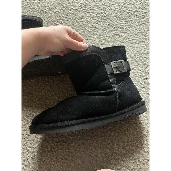 Bearpaw Women’s Size 11 Black Short Boots W/ Buckle Winter Fur Lined Boot - Picture 2 of 6